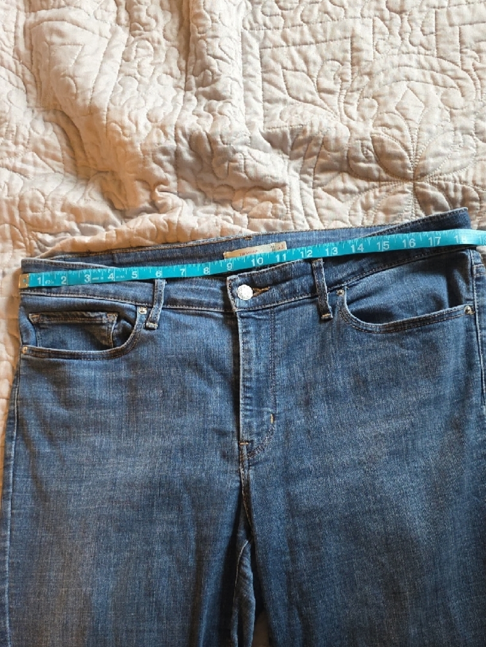 Levi's 711 Skinny Jeans - Picture 9 of 11